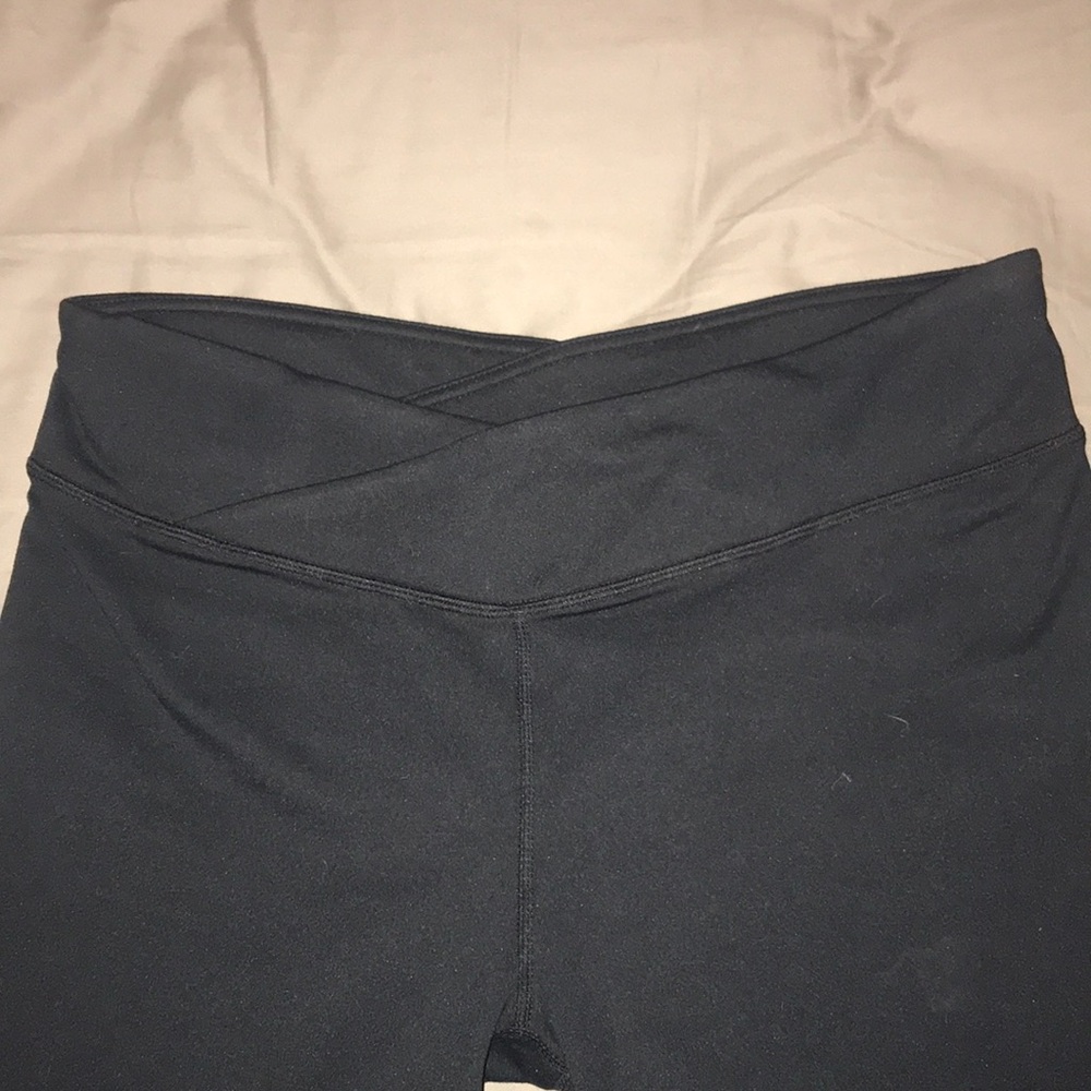 Fabletics Cropped Leggings - Picture 4 of 5
